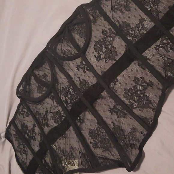 *BNWT* black lace corset with back zipper - Picture 4 of 5